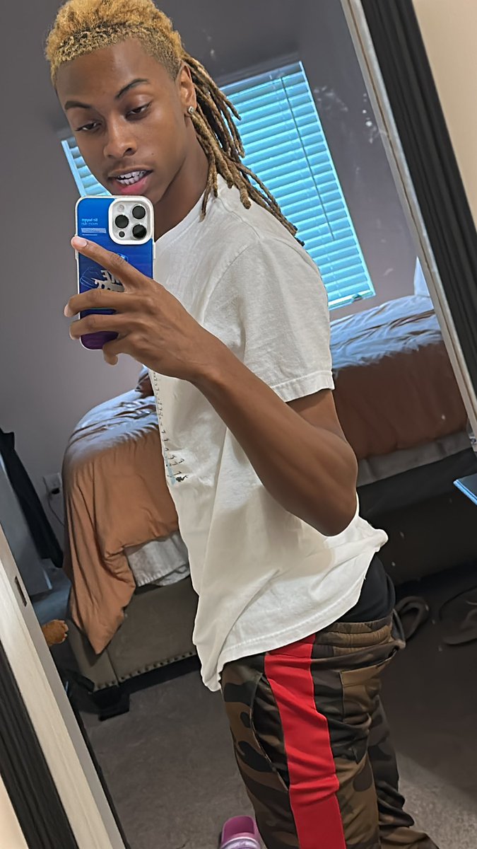 soxoticbiz's tweet photo. Couldnβt get it even if you payed me πβΌοΈ #finemf #dreadheadsdoitthebest https://t.co/MiWxi0Vrp6