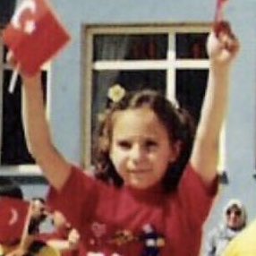 eftelya__'s tweet photo. #YeniProfilResmi teletubbies tişörtüm ve 23 Nisan 🇹🇷 https://t.co/R979co3gun