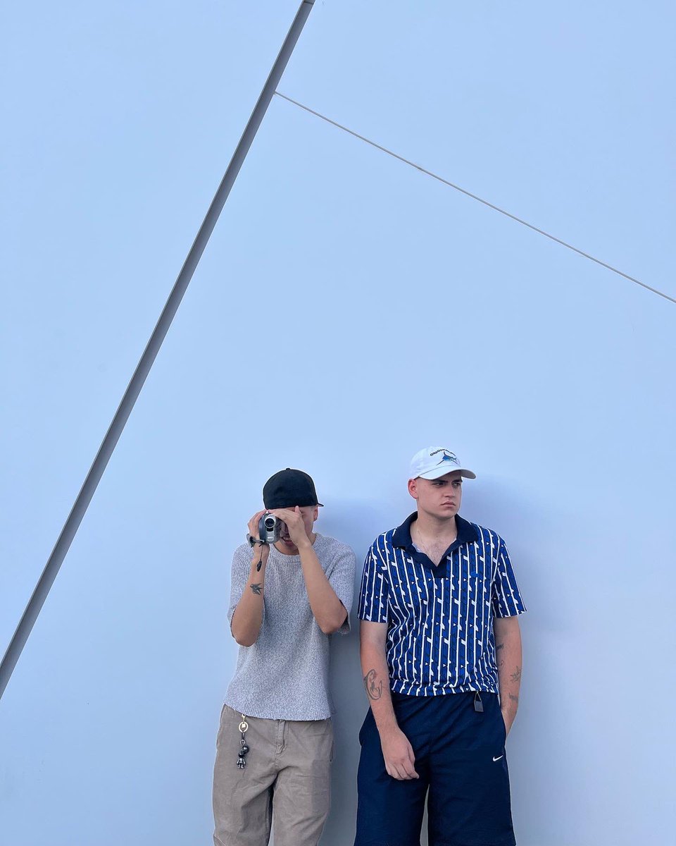 moldry's tweet photo. ya está fuera QUÍMICA RMX!! TEMÓN en el k he tenido el gusto d participar💙
agradecío con los chavales x el trato y la vibra✨✨ @averzzo @ManuOliva_ &amp; JOD
también con @juuanmigm x la grabación de mis voces🫂

engaaaa a escucharla🧪🧪

https://t.co/7e7lXo2DnA https://t.co/jHh5IM8Kzf