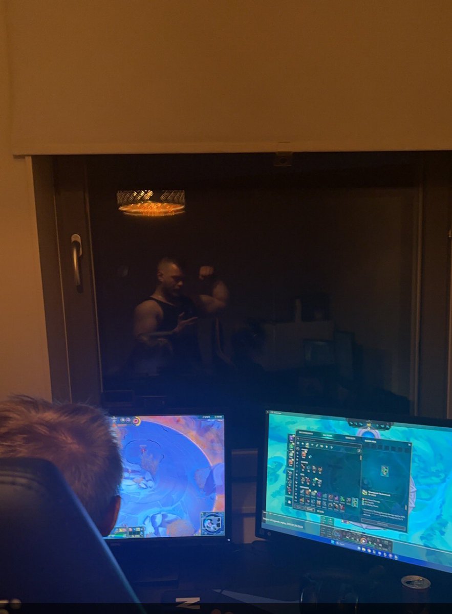 wubby breez smx lan we got pizza we got games lets play HOTS