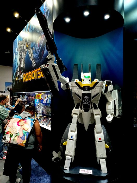 robotech-on-twitter-welcome-to-the-toynami-sdcc-robotech-booth