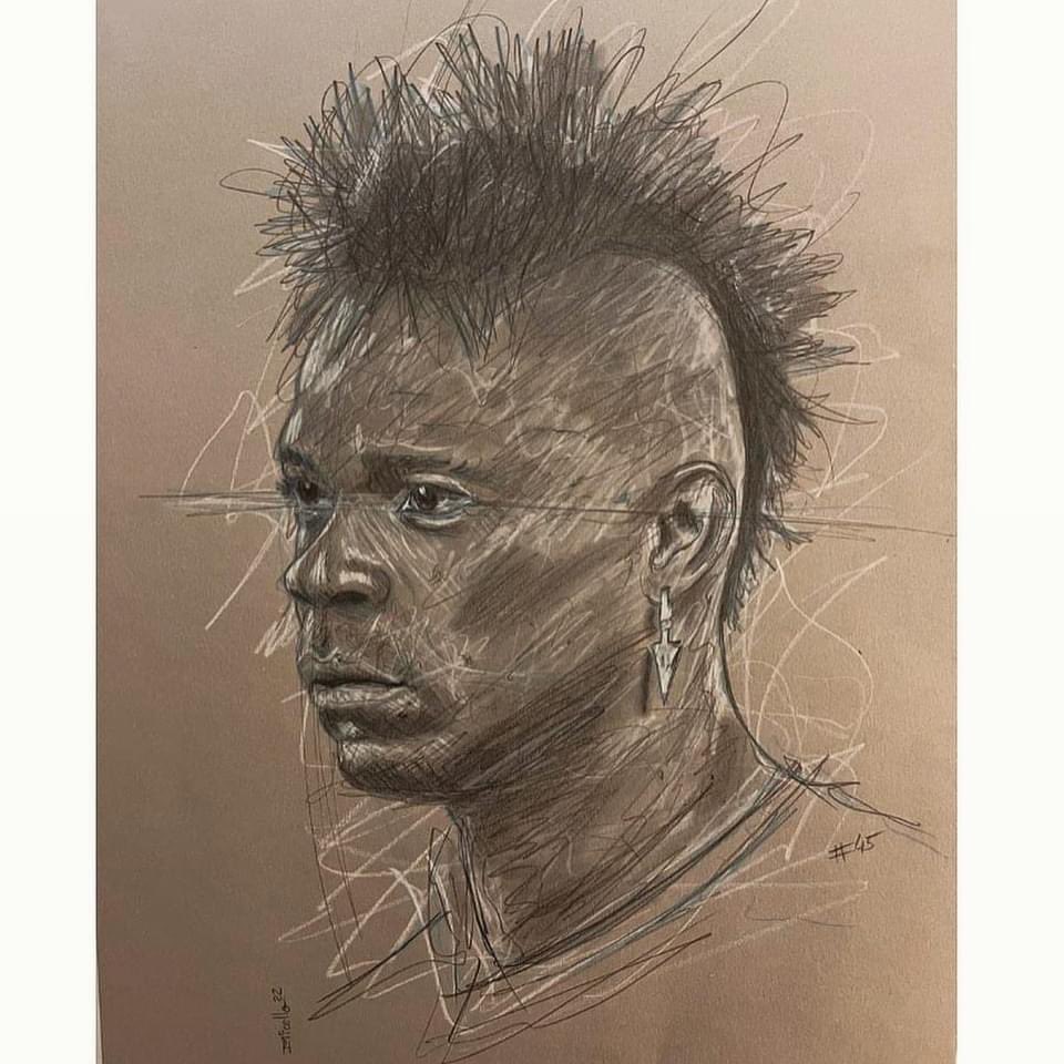 IMicello's tweet photo. J ai pu offrir mon dessin à Mario Balotelli! Heureux de l’avoir rencontré et d’avoir passé un moment avec! Grazie Super Mario 🍀✍🏻 #artiste #balotelli #portrait #dessin #ivanmicello #drawing #drawingart https://t.co/CphiSTTfLr