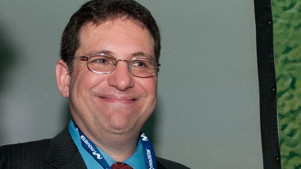 Gizmodo's tweet photo. RIP Kevin Mitnick, 'World's Most Famous Hacker' https://t.co/gtoZQlh7M9 https://t.co/Ei3TdMObKG