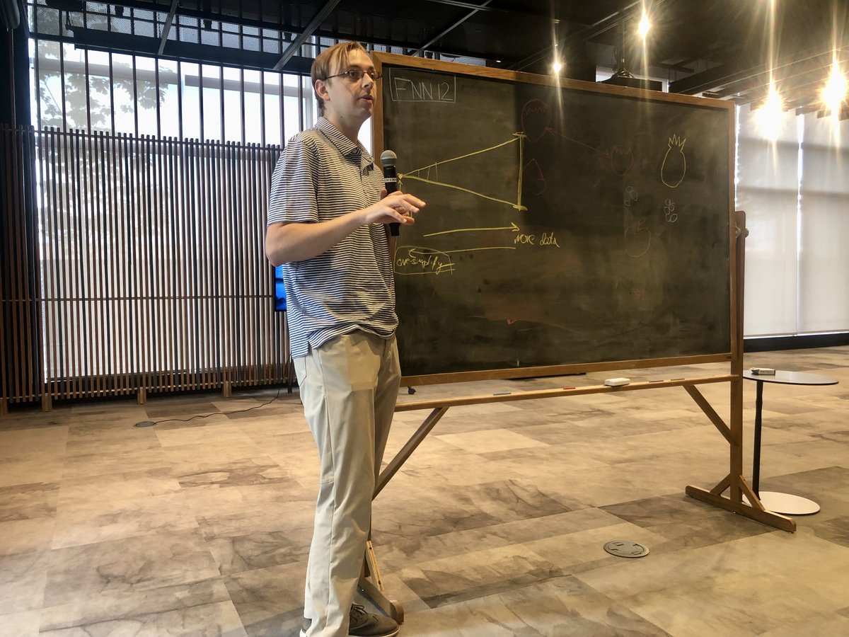 The Flagship #machinelearning community gathered for our latest Neural Network meetup, co-hosted by #Flagshipfounded @cellaritybio, featuring chalk talks by Cellarity's ML Scientist Benjamin DeMeo & Flagship's Sr ML Research Engineer Ian Trase.