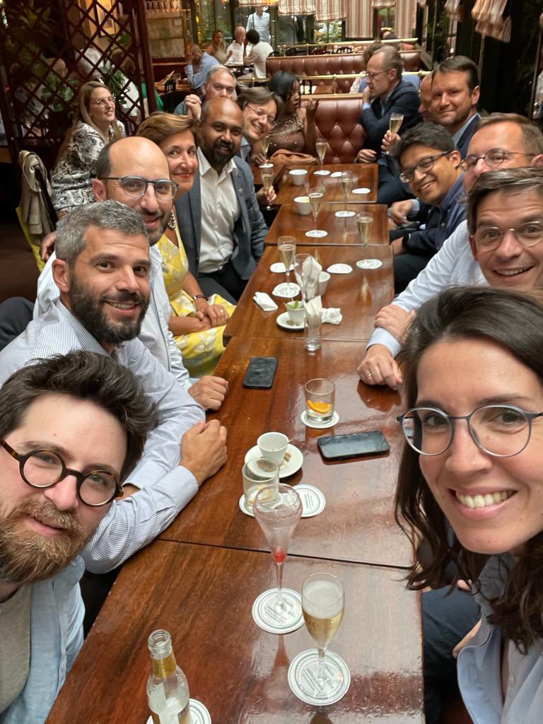 @Uroweb #eauguidelines meeting for #nmibc #utuc such a great team enjoying Paris after an insightful meeting!
Great time-Great thoughts-Great Friends
The perfect combo to work during July

@amassonlecomte @paolo_gontero