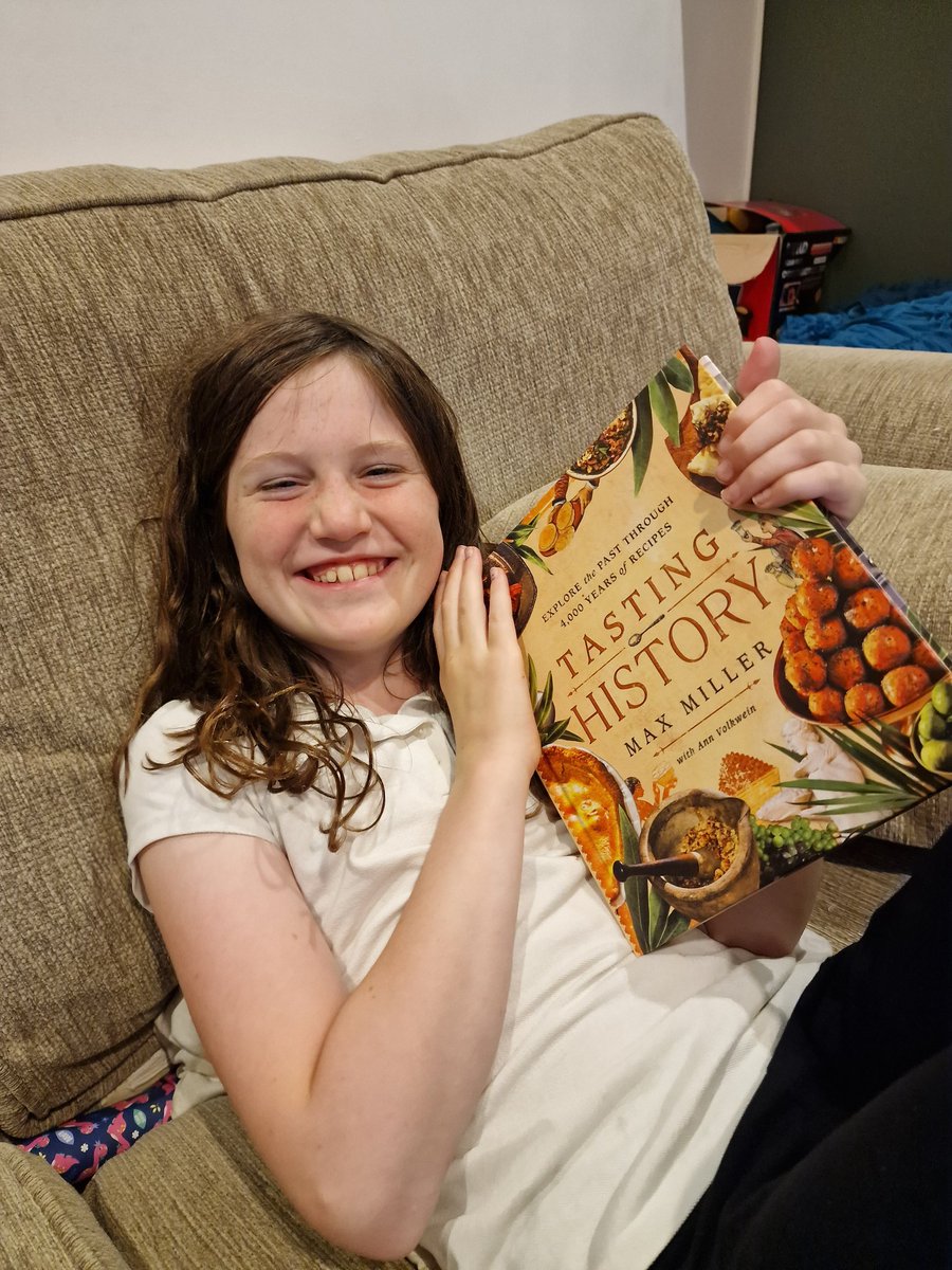 foodslashtech's tweet photo. @TastingHistory1 one very happy 10 year old today! (: https://t.co/gIQvWI7qO9