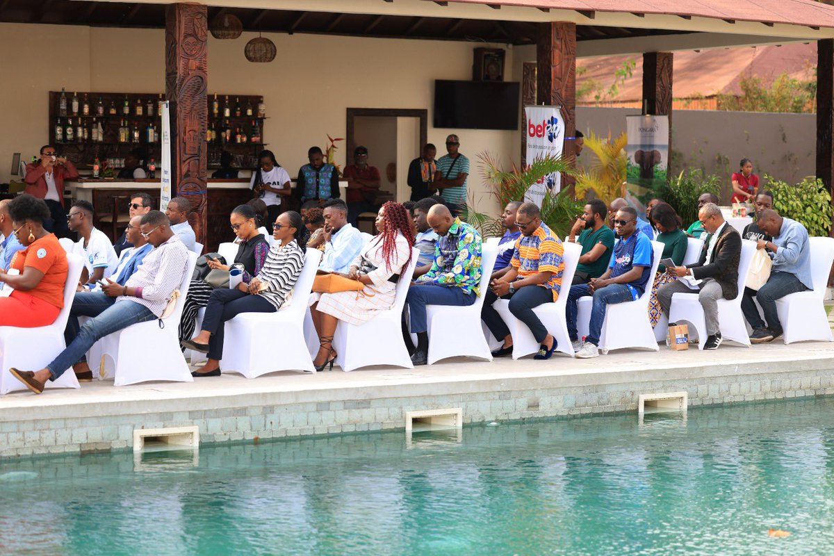 MediasCupGabon's tweet photo. Du beau monde à la conf de presse de la deuxième de la Media's Cup Gabon ✊🔥☺️ 

Rendez-vous samedi, 8h -18h, au stade de l’amitié ! ✌🏽💯 #Gabon https://t.co/9JgPPG7Bvn