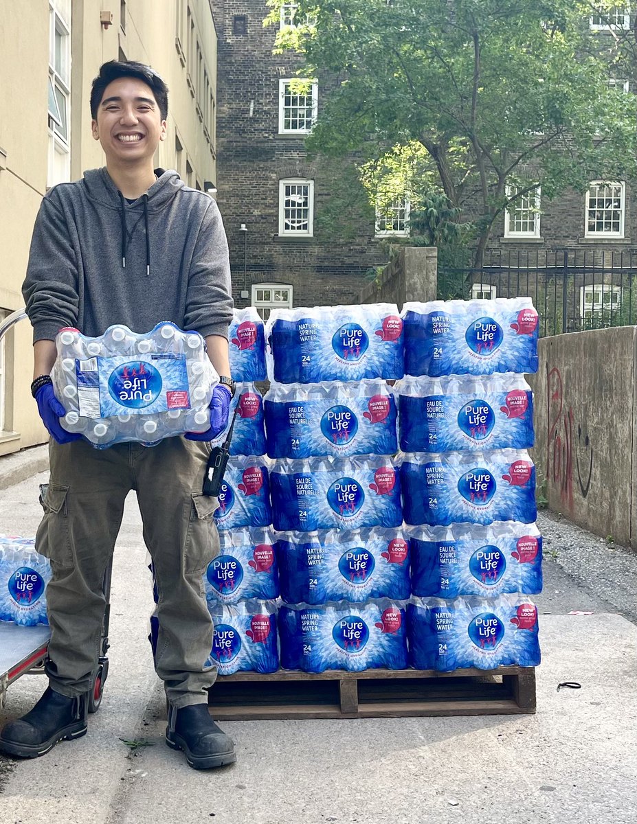The heat continues, and so does our commitment to getting water to our unhoused neighbours via our partner agencies including the fine folks at <a href="/CovenantHouseTO/">covenanthouseto</a>!

Thanks <a href="/BlueTritonCA/">BlueTriton Brands Canada</a> for donating, <a href="/TrucksForChange/">Trucks For Change</a> &amp; <a href="/thomsonterminal/">Thomson Terminals Limited</a>, and <a href="/AtripcoDelivery/">Atripco Delivery</a> for getting it there!