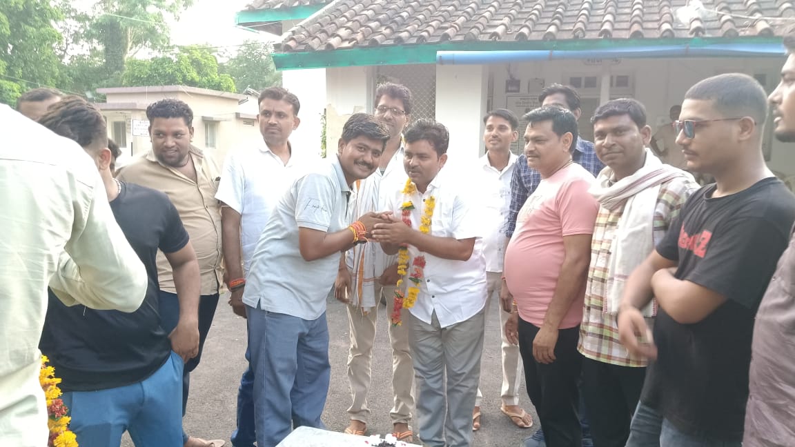 मेरे जन्म दिवस पर आप सभी भाजपा के  सभी वरिष्ठ  जेस्ट श्रेष्ठ कार्यकर्ताओं का स्नेह प्यार मिला इसके लिए बहुत-बहुत धन्यवाद