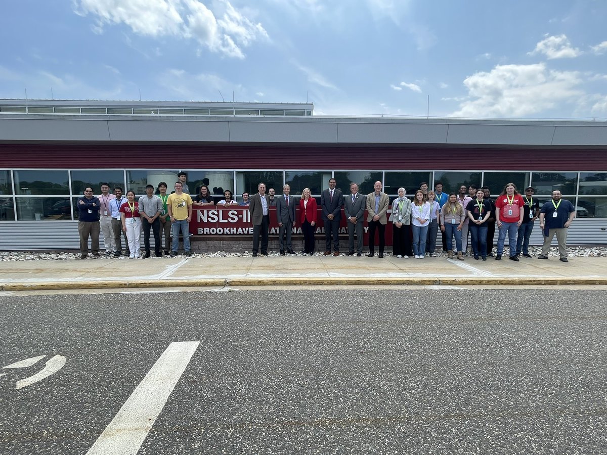 Excited to be in Long Island to witness the extraordinary research our @SUNY summer interns are doing at the @BrookhavenLab!

Representing two- & four-year campuses, students are gaining the necessary preparation with @ENERGY for in-demand STEM careers.
#SUNYResearch