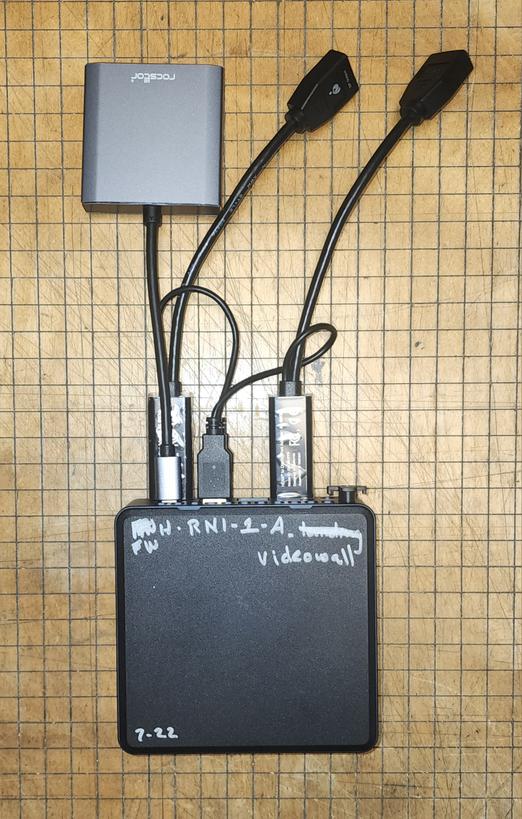 ChewieDaWookiee's tweet photo. My #AVNightmare / #AVFail.
When you have to go from 2x HDMI and 1x USBC to display port you do what you have to do.
It will look worse once installed.
Do #AVTweeps approve? https://t.co/hjigTbCcw8