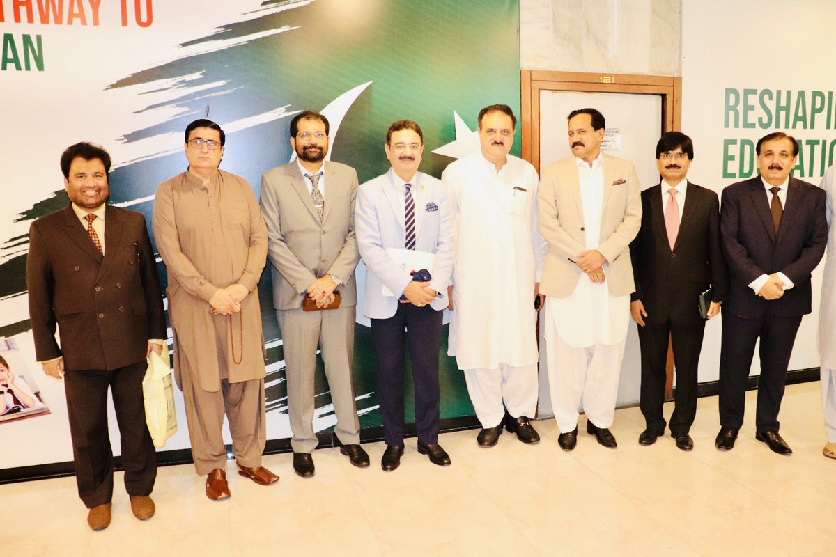 mallahghulamali's tweet image. With Friends at Ministry 😇