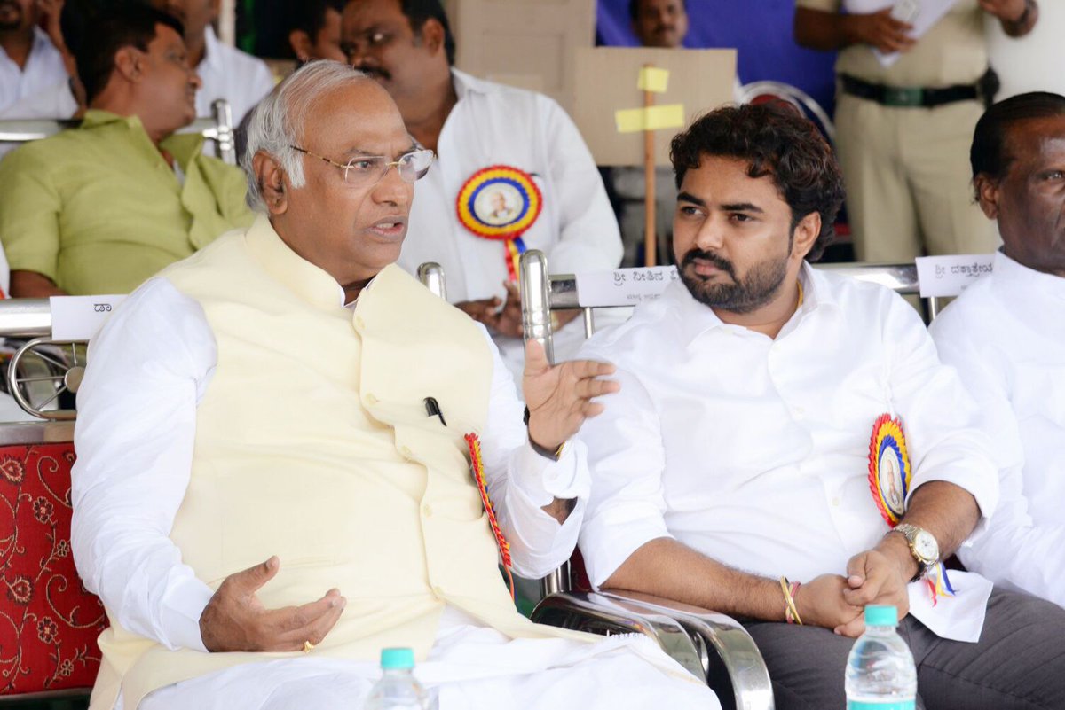 nitin_guttedar's tweet photo. ಹಿರಿಯ ನೇತಾರರು, #AICC ರಾಷ್ಟ್ರೀಯ ಅಧ್ಯಕ್ಷರಾದ  ಶ್ರೀ ಮಲ್ಲಿಕಾರ್ಜುನ ಖರ್ಗೆ ಜೀ ಅವರಿಗೆ ಹುಟ್ಟುಹಬ್ಬದ ಶುಭಾಶಯಗಳು.

 ದೇವರು ಅವರಿಗೆ ಆಯುರಾರೋಗ್ಯ ನೀಡಲಿ ಎಂದು ಪ್ರಾರ್ಥಿಸುತ್ತೇನೆ.
@kharge ji https://t.co/p6F8PUY4EW