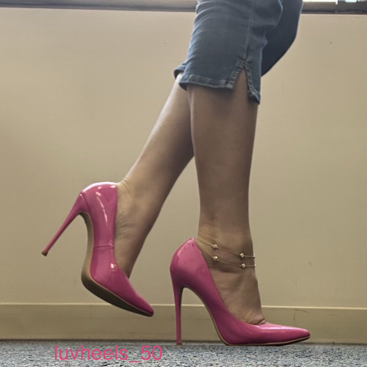 #luvshoes #highheels #heels #thursdayvibes #shoes #stilettos #barbiepink 💗 #officeheels #pink