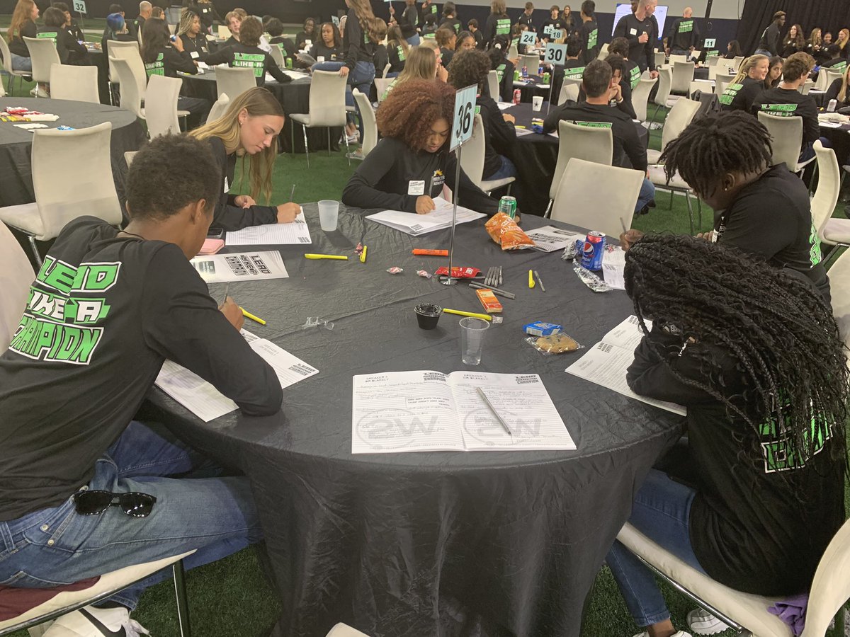 WakelandVB's tweet image. Table 36 #HardatWork #LeadLikeAChampion @Friscoisdsports @MackeySpeaks