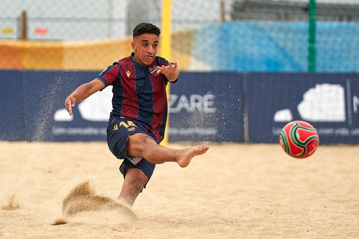 No pudo ser.
El #LevanteUDFP cae 🆚 @RecreativoPlaya 5-1 en la final de la #CopaFederaciónFútbolPlaya.

Mañana tenemos otra oportunidad para resarcirnos en la final de la Supercopa de Fútbol Playa ante el mismo rival desde las 20 h.

Ánimo equipo! 
🏐🏖️🐸🔵🔴