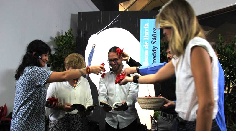 En el marco del  17º Festival Mundial de Poesía fue presentado y bautizado el libro “Álbum de Lluvia”, del Vicepresidente Sectorial de Comunicación, Freddy Ñañez.
#VenezuelaCapitalDeLaPoesía
<a href="/Gabrielasjr/">Gabriela Jiménez</a> <a href="/LaRosaInfoVE/">LaRosaInfoVE</a> <a href="/icarabobo2021/">CARABOBOBCHCH</a> <a href="/elianapnat/">Eliana</a>