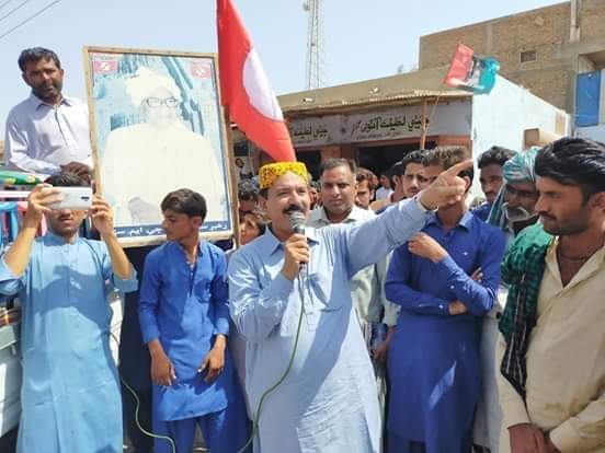 ڪنارن کي چئجو: گهڻا ڏور ناهيون، 
اچون پيا، اچون پيا، ٿڪا مور ناهيون.