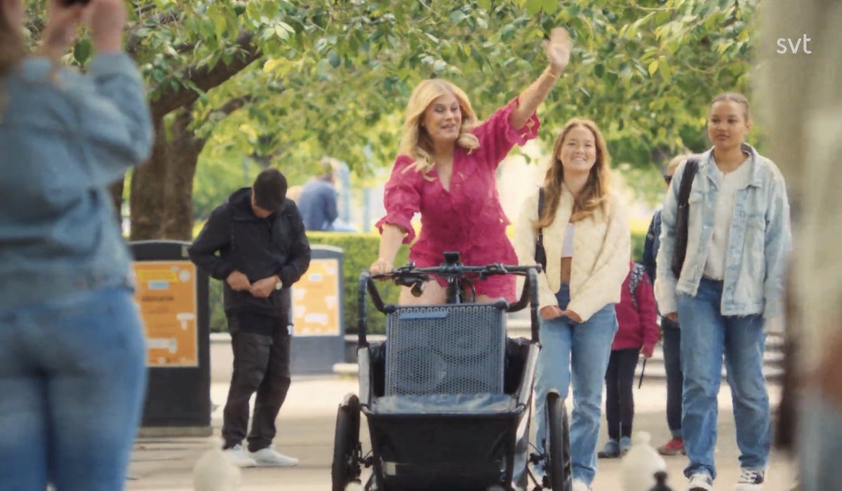 En <a href="/livelobikes/">Livelo bikes</a> lastcykel har en framträdande roll i trailer för Allsång på Skansen. Kul! svtplay.se/klipp/jwq3rwL/…