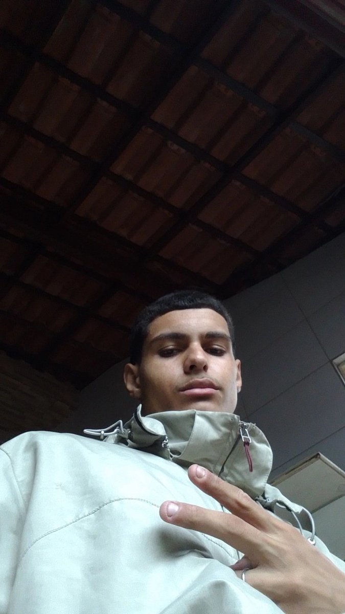 Atras delas💸💰🎰🖐🏾