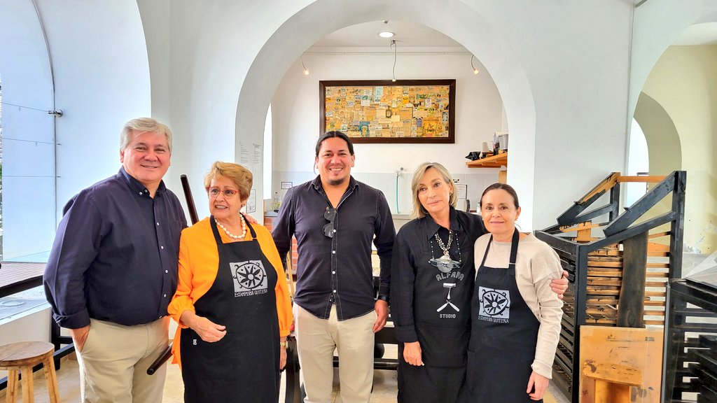 babadmerchan's tweet photo. Visitamos los talleres de la Fundación Estampería Quiteña, para conocer de primera mano las actividades que realizan para mantener y recuperar esta importante actividad que fomenta el arte en la ciudad.
¡Cuenten siempre con nuestro apoyo!
#QuitoEsPrimero https://t.co/Xm0Ryd6XPj