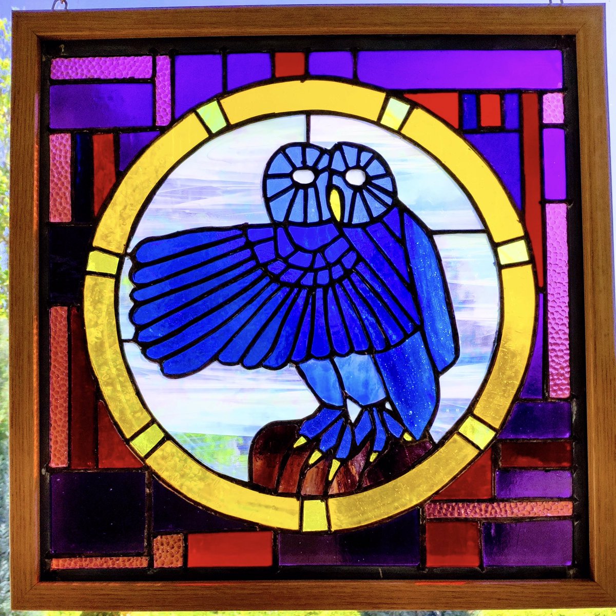 Sending an Owl to the #covhour folk. Hope you are all well. p.s. We are a family of Harry Potter fans. #dolittleglass #stainedglassart