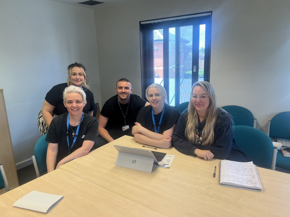Great meeting this morning with some of the Salford MHLT Leadership Team 🌟 Some fab discussions about: 💫Service Development 💫Quality Improvement Projects 💫Staff Training @GMMH_NHS #AlwaysThereSalfordUrgentCare