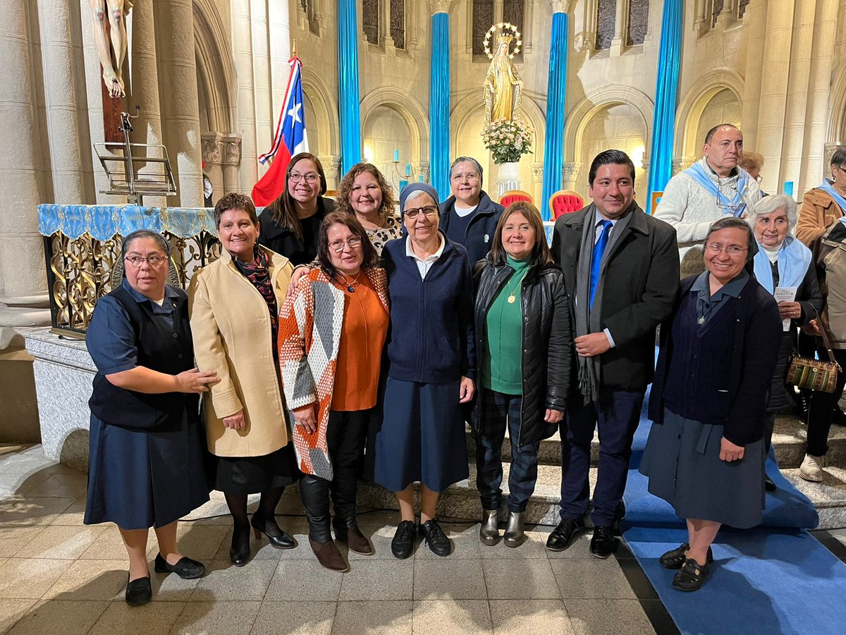 Damos gracias a Dios por Sor Francoise Petit y Sor Alicia Margarita  que se encuentran visitando nuestra Provincia. Dejamos estas imágenes de su paso por Chile, ahora rumbo a Paraguay ✈️,  luego Bolivia y al final Argentina. El paso de Dios por nuestra Provincia. 🙏