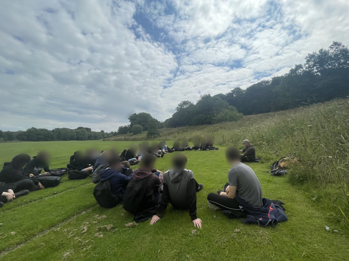 BCSchool1's tweet image. BCS held an Eco-Day for the whole of year 9! Students got to complete activities including falconry, foraging, shelter building and more; building connectivity with nature and improving understanding of sustainability. #outdoorlearning #LoveLearningLoveLife