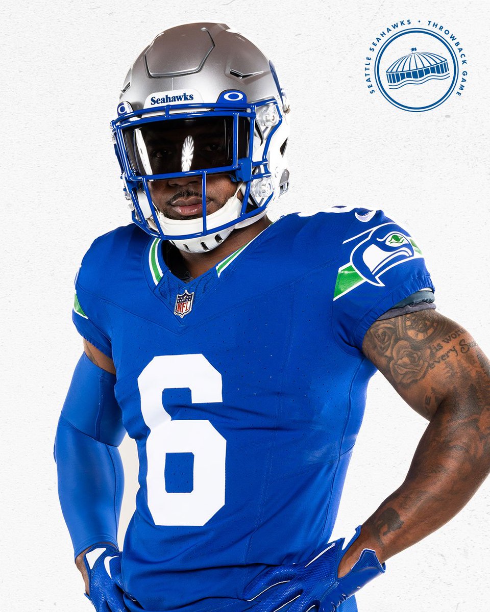 vex_wrld's tweet photo. @fashion_nfl Learn from the seahawks fr https://t.co/HBIbYUu8xH