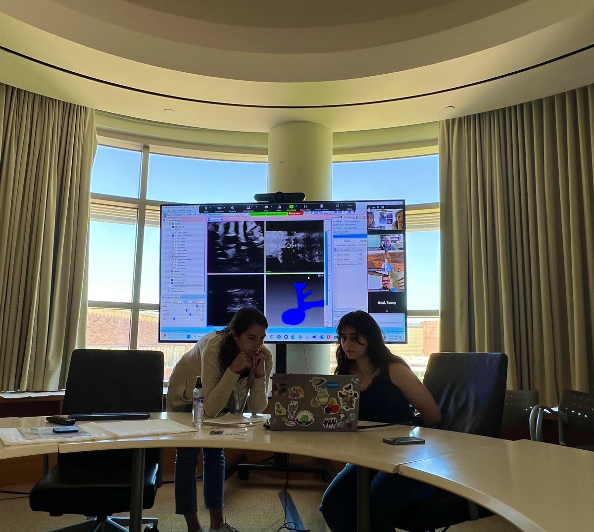 yafshar's tweet photo. Get yourself a lab that inspires you, pushes boundaries, and never settles. This is what truly multidisciplinary collaborations looks like. Great stuff Joanne and ⁦@adesmond26⁩ ⁦@UCLA⁩ ⁦@simvascular⁩ ⁦@UCLAengineering⁩ ⁦@uclaobgynedu⁩ #fetalCHD https://t.co/0FeBNTuatn