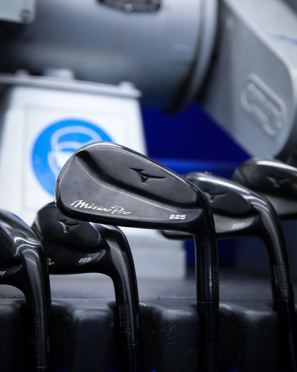 ClubhouseGolf's tweet image. MAJOR GIVEAWAY 🚨 We are giving away a set of these Limited Edition All-Black Mizuno Pro 225 Irons 😍 To enter ➡️ Follow us, Tag a friend (Unlimited entries) &amp;amp; like the post ⁠⁠📲 Giveaway winner chosen from TW, IG or FB &amp;amp; ends on 31/07/23 ✅ Good luck! 🍀
