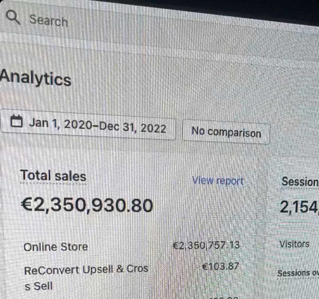I started selling millions with my ecom store a few years ago...

And I believe EVERYONE can achieve this.

I created a quick tutorial sharing my strategy.

RT + comment ”me ”  and I’ll DM it to you.

(must be following)