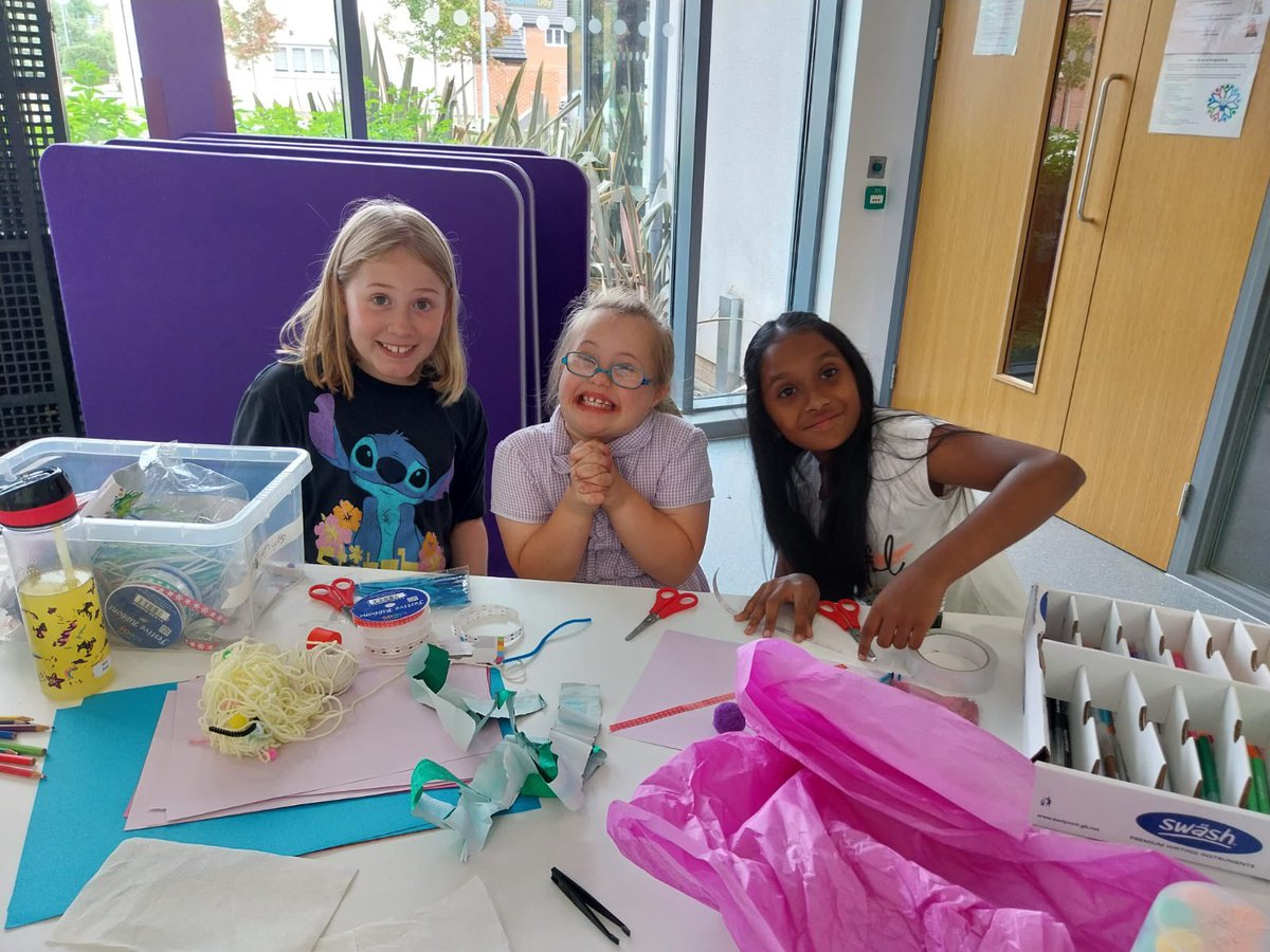 Miss Fox tweet media