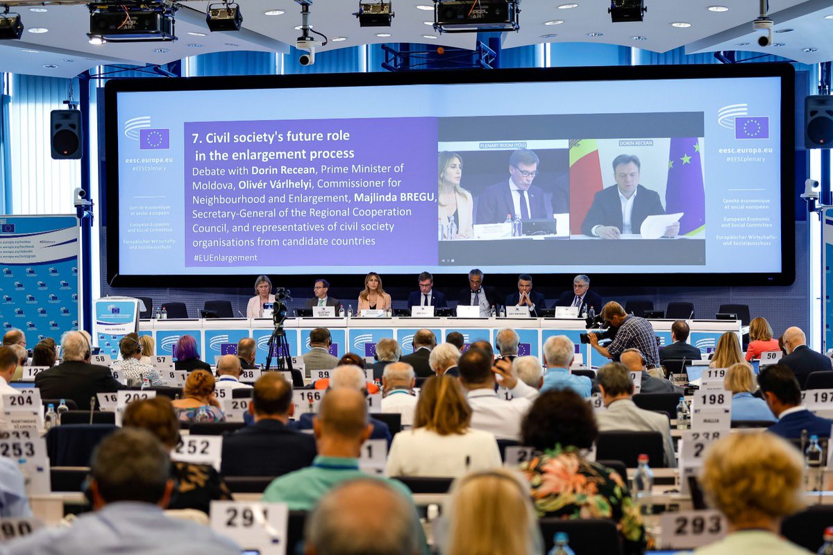 #TB to a week ago & a historic #EESCPlenary with #civilsociety reps from candidate countries joining their 🇪🇺 colleagues to discuss #EUEnlargement. Thank you,  @EESC_President 4 pioneering the putting into practice of the promise of accelerated integration measures!