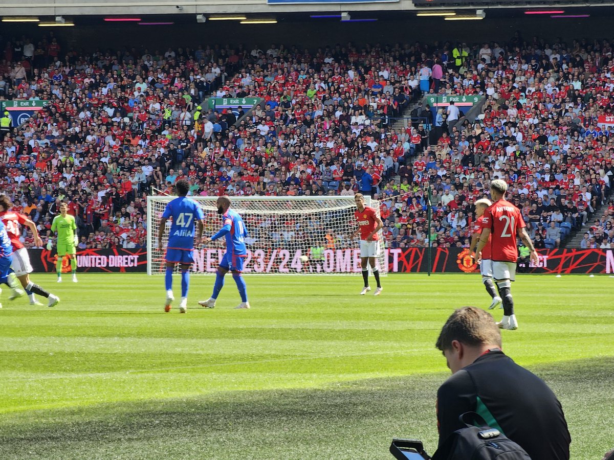Great day seeing the team! Orlagh loved it ❤️🤍🖤🔥 <a href="/Sanchooo10/">Jadon Sancho</a> #ManchesterUnited #MUTV