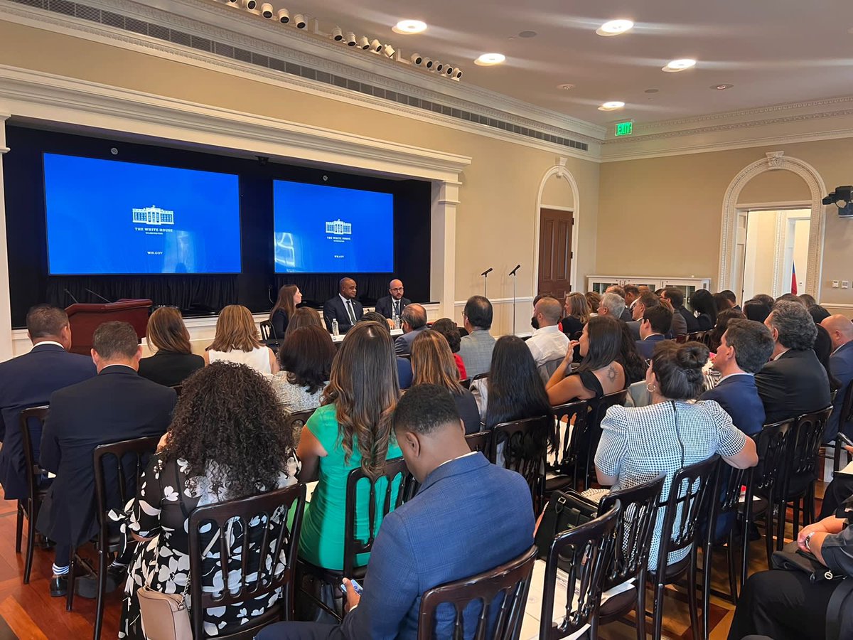 LuisGMurillo's tweet photo. Conjuntamente con @WhiteHouse celebramos el #20DeJulio, día de la independencia de Colombia y honramos a la Diaspora Colombiana en los Estados Unidos. 

#ColombiaDesdeElCorazón https://t.co/sDCmHfQPP8
