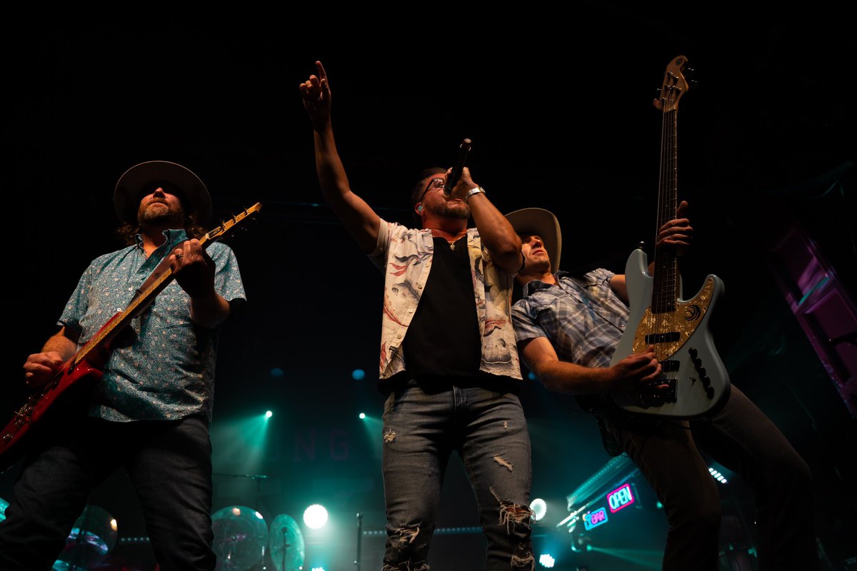 EliYoungBand's tweet photo. The #BreakUpInABar tour is going strong! Where will we see you next? #eliyoungband

📸: Lights Off Media https://t.co/nMAADlRbaY