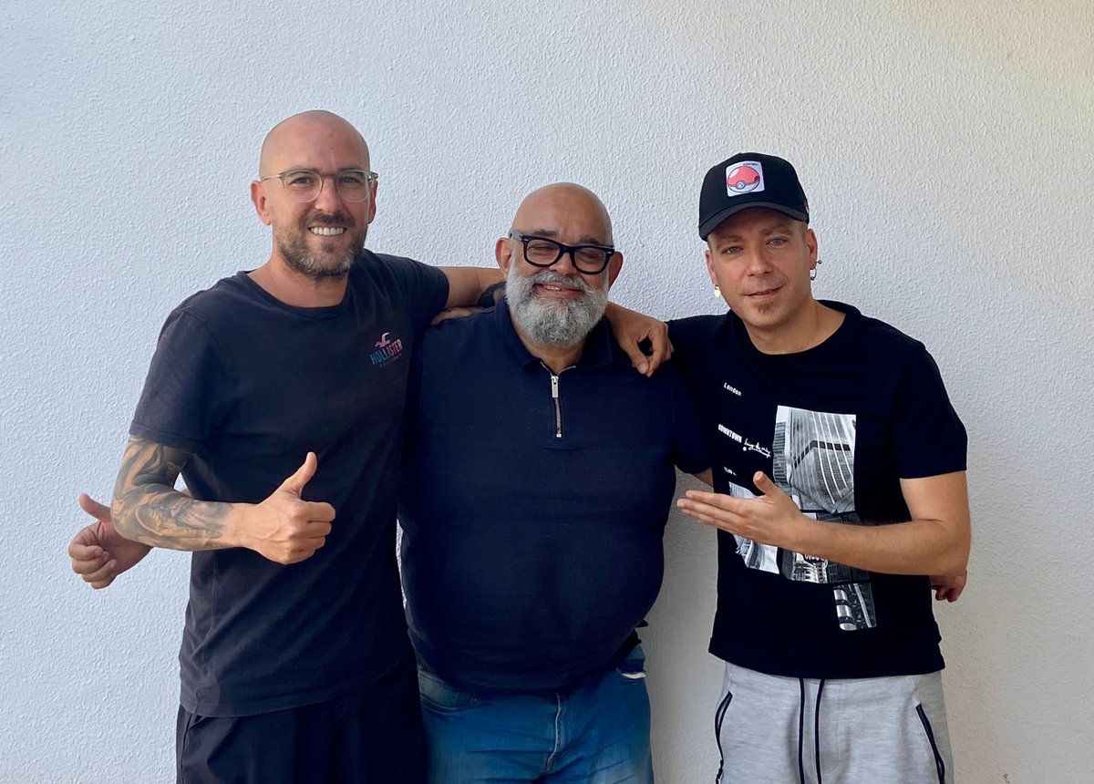 ChirigotaCanijo's tweet photo. Felices e ilusionados de anunciaros al que será nuestro autor de música, bienvenido Raul Cabrera. @eme_raul. 
Y con esta alegría, mañana os contaremos el nombre de la próxima chirigota. https://t.co/39EQoHNWAx