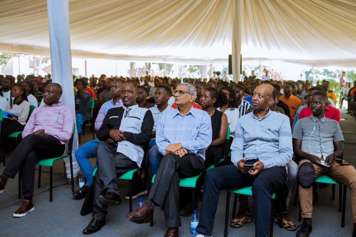 TungaChristian's tweet photo. Grateful for the opportunity to moderate the Mental Health Awareness Conference at @Uni_Rwanda , Rukara campus. I believe Promoting better youth mental health is crucial, and I'm honored to have been part of this initiative. 

Special thanks to @MentalHealthRw @WeAreInvictus. https://t.co/JPnDndBaFA