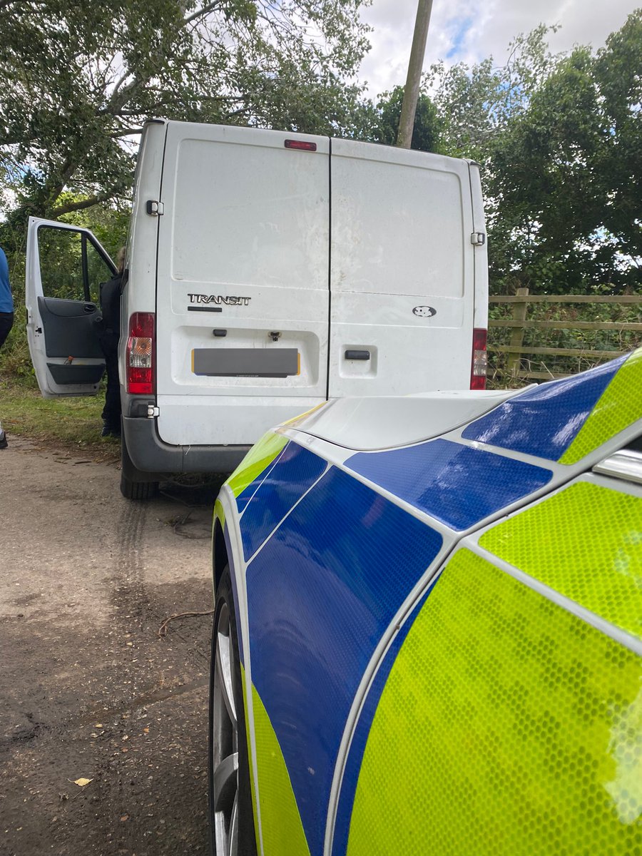 KentPoliceRoads's tweet photo. This van was intercepted by #RPU4 after being linked to #RuralThefts, swiftly joined by @KPTacOps, van followed before driver #Decamped across the #M2, #PDElsa deployed and after perseverance from Elsa and Handler he was located hiding in undergrowth and #Arrested ^TS https://t.co/kdphBvVgqp