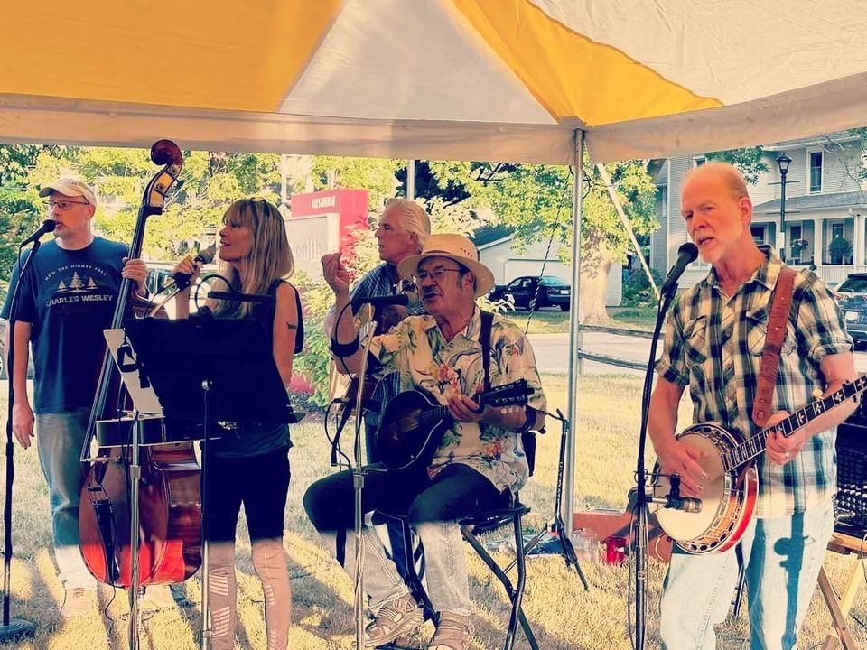 This Saturday the Northern Comfort Bluegrass Band plays in our charming taproom at 7! We look forward to hosting them. Meanwhile on this #ThirstyThursday we open at 3: come on by. #planaccordingly