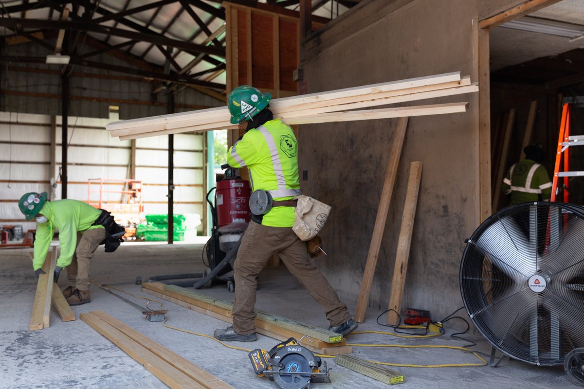 EastWestbrook's tweet image. Want in on the secret? We may have a little internal reno going on! Stay tuned for more...😉 

#Construction #ConcreteConstruction #ComplexConstruction #ConstructionTeam #GeneralConstruction #WeAreEandW