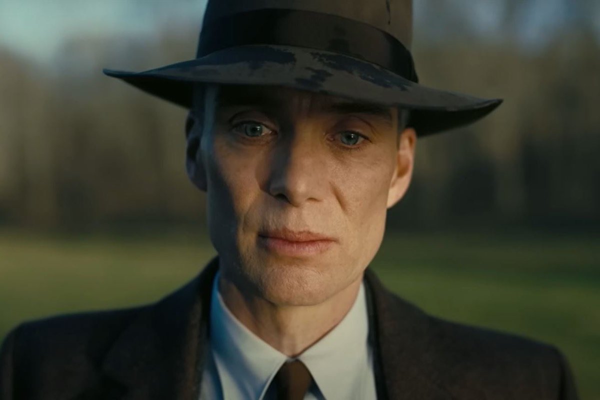 MathisMCU's tweet image. Oppenheimer est un chef d’œuvre, 3 heures de tensions, une musique juste magistrale, Cillian Murphy mérite l’oscar et Robert downey jr aussi, qu’elle justesse. 

Christopher Nolan nous offre un biopic si justement exécuter et orchestré qu’on en demande d’autres. 

#Oppenheimer