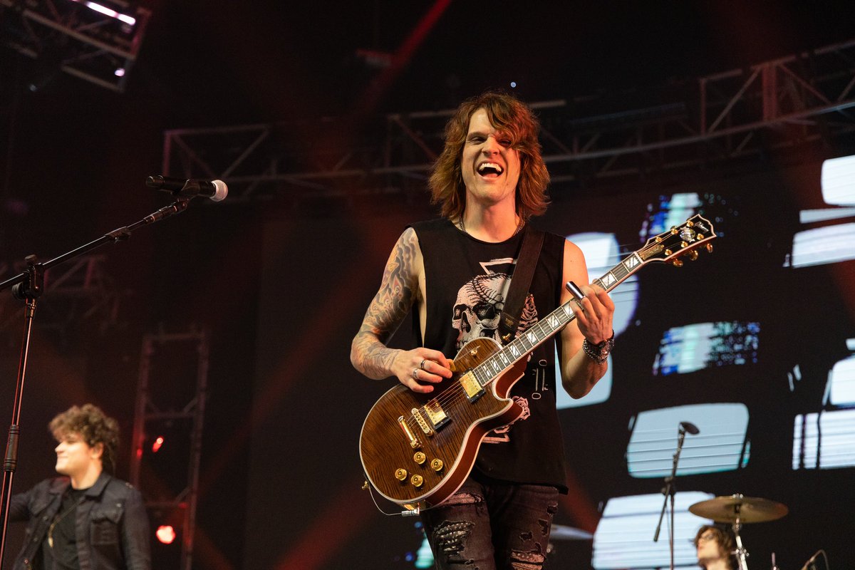 BandedShow's tweet image. BANDED fans! Keep an eye on your local listings to see when BANDED is airing in your city. 🤘

TONIGHT: Nashville and Louisville, tune in to rock out with our five killer bands. 

Over the air channel 31.6 for non-cable users. 

#BANDED