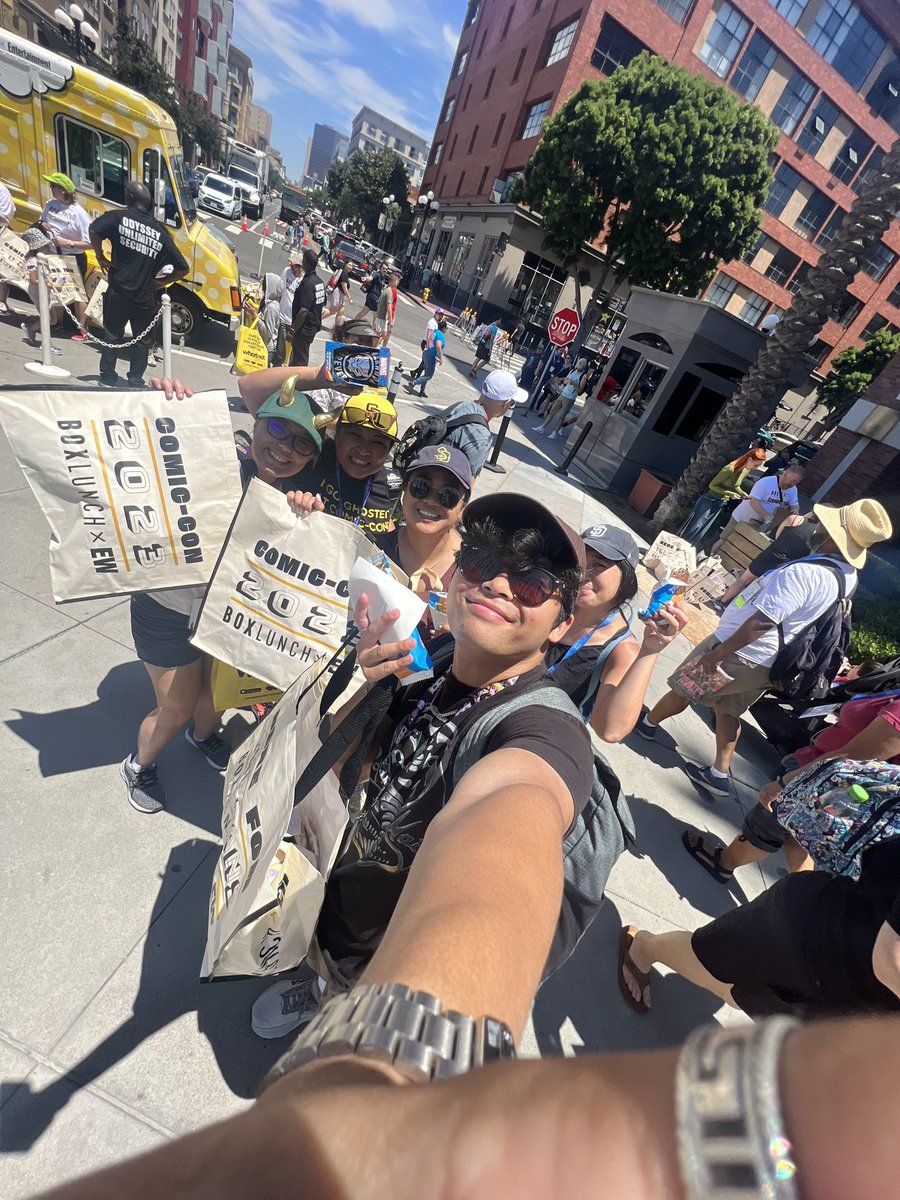 JustNateLeon's tweet photo. Love our giveaways!! #boxlunchxew @BoxLunchGifts @SD_Comic_Con #SDCC2023 https://t.co/yeBt2UJaJq