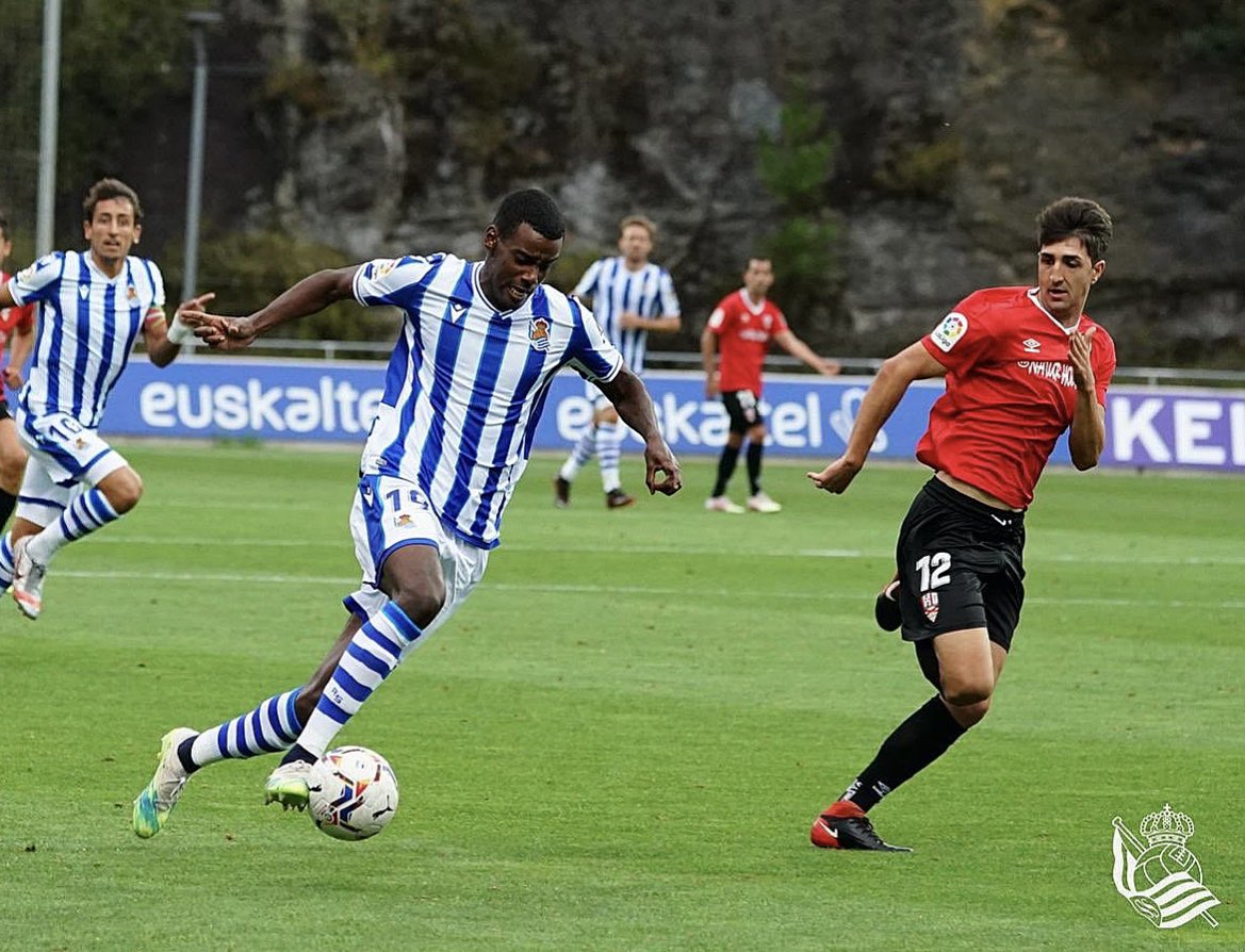 V4Martinez's tweet photo. Feliz y agradecido.
Han sido 6 años de momentos únicos, recuerdos y experiencias inolvidables, en los que he disfrutado del fútbol y de la compañía como nunca.
Gracias @UDLogrones 🤍❤️ https://t.co/Sz5y0K5h3S