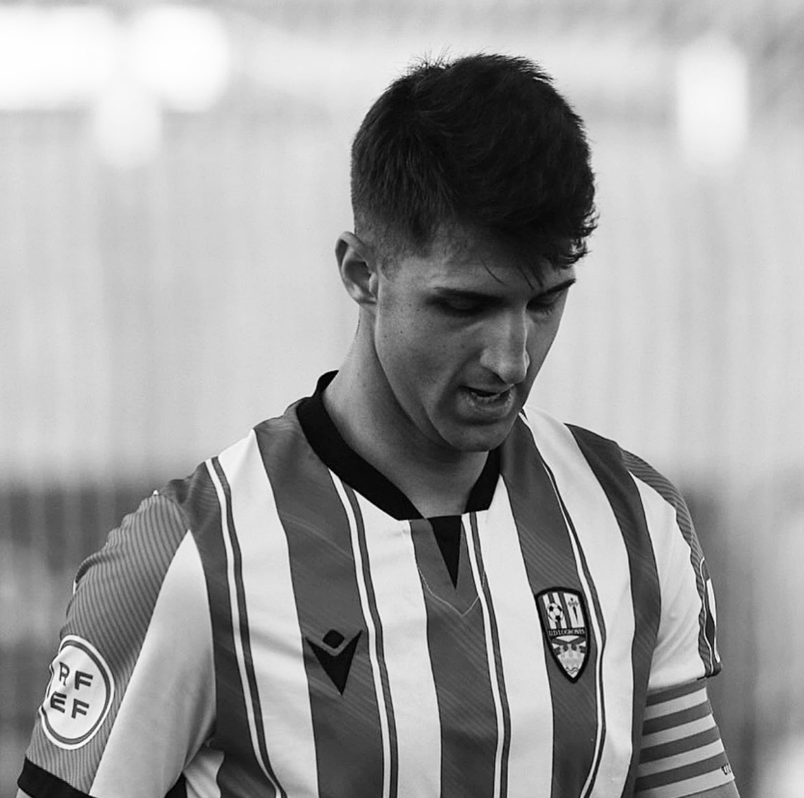 V4Martinez's tweet photo. Feliz y agradecido.
Han sido 6 años de momentos únicos, recuerdos y experiencias inolvidables, en los que he disfrutado del fútbol y de la compañía como nunca.
Gracias @UDLogrones 🤍❤️ https://t.co/Sz5y0K5h3S