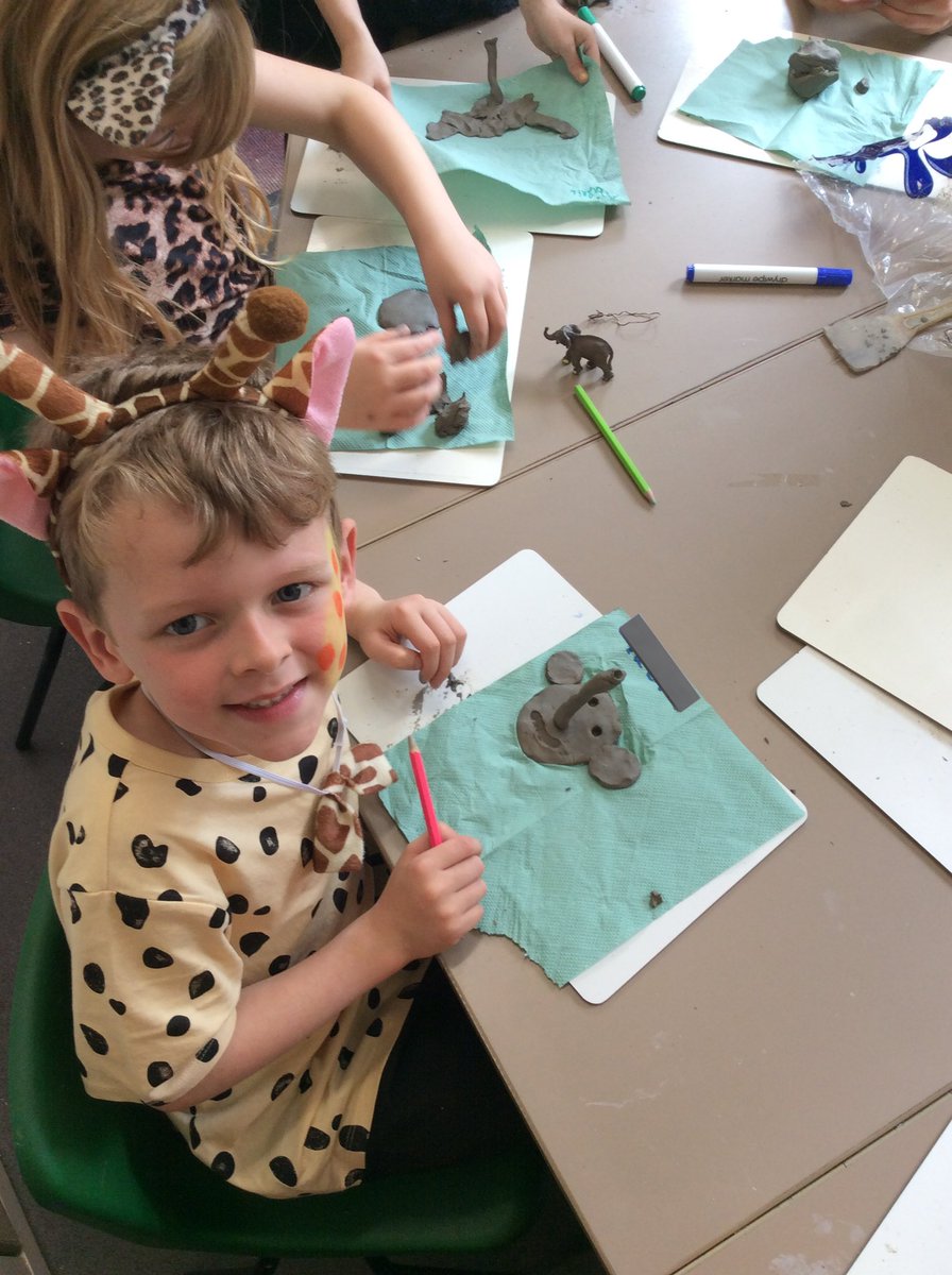 HazelClass_RE's tweet image. African animal day 🐘