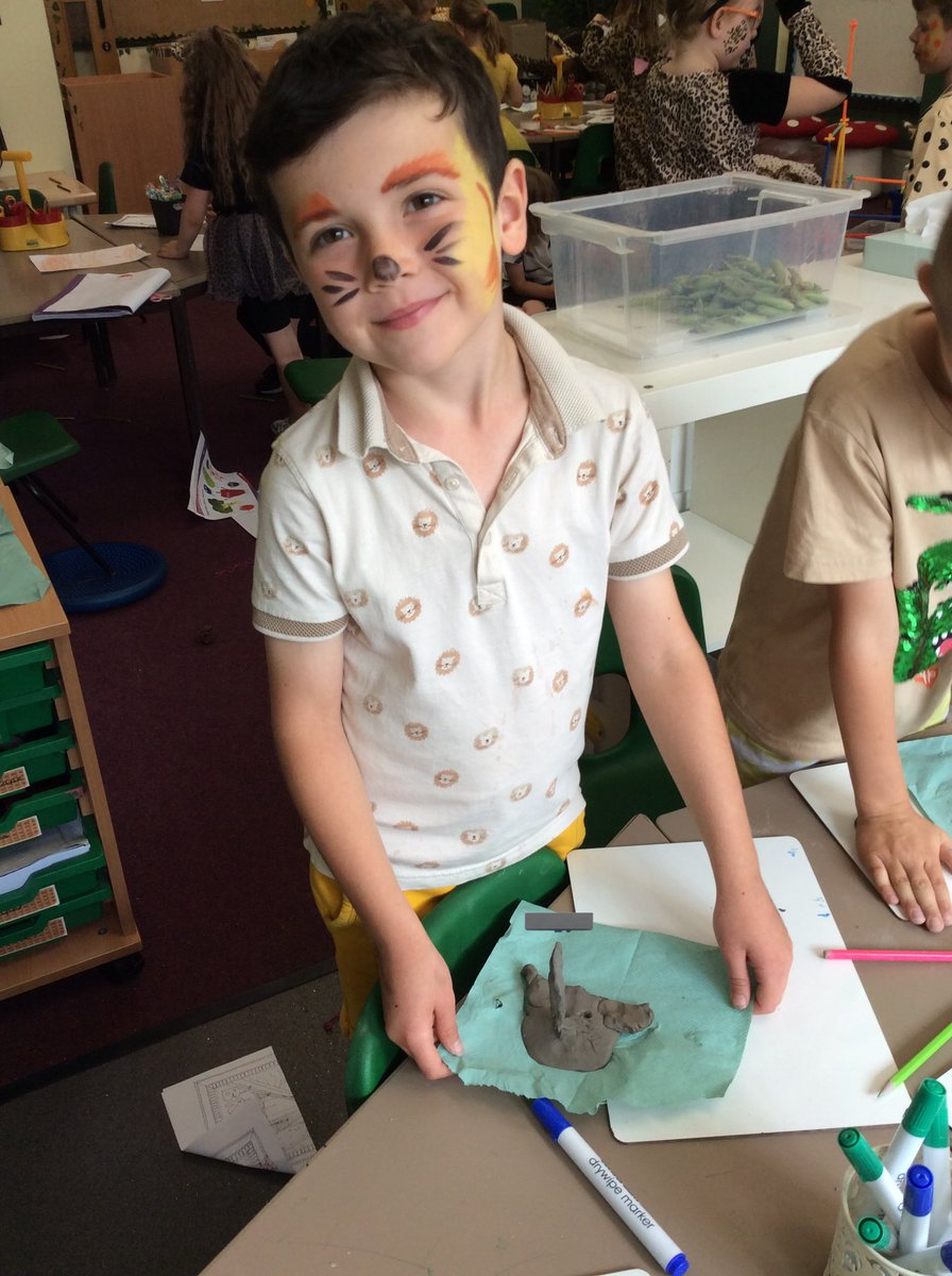 HazelClass_RE's tweet image. African animal day 🐘